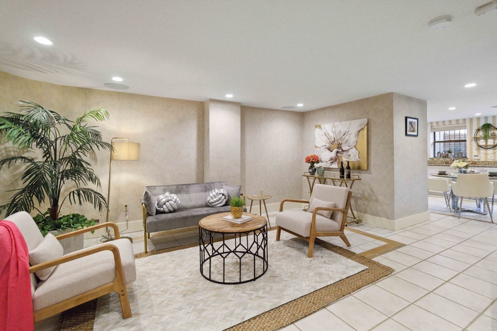 223 W Newton # 1