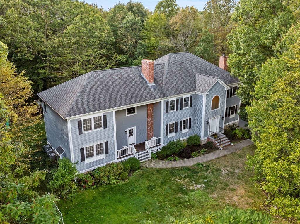 28 Hoveys Pond Dr