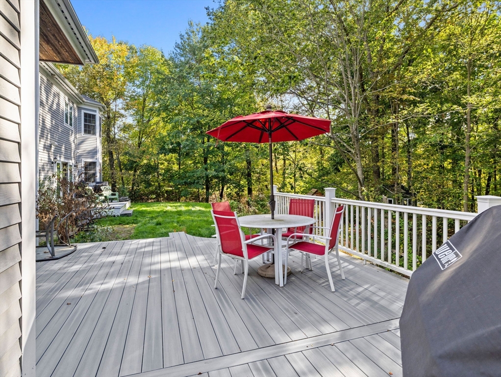 28 Hoveys Pond Dr