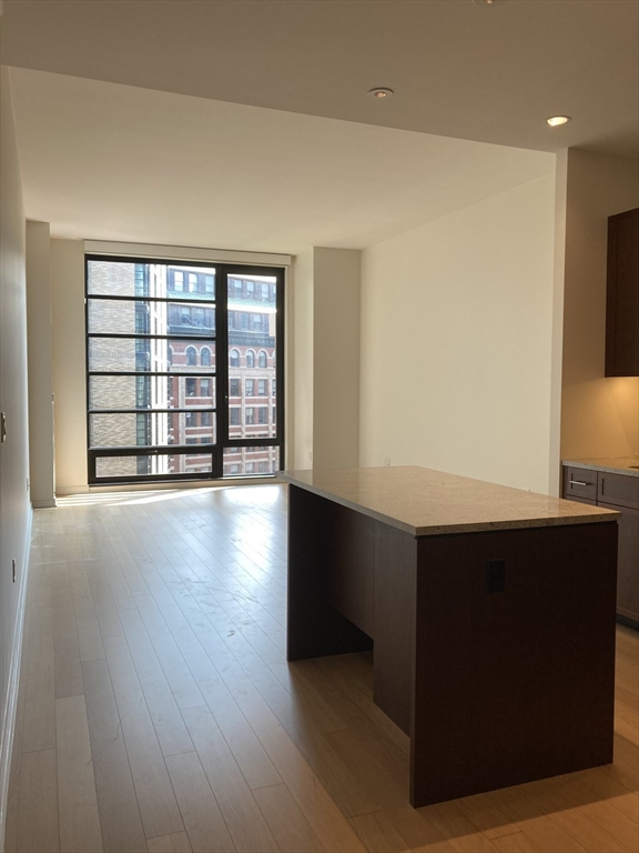 580 Washington St # 812