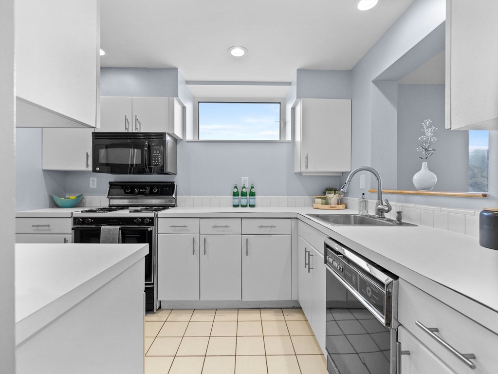 4-6 Canal Park # 210
