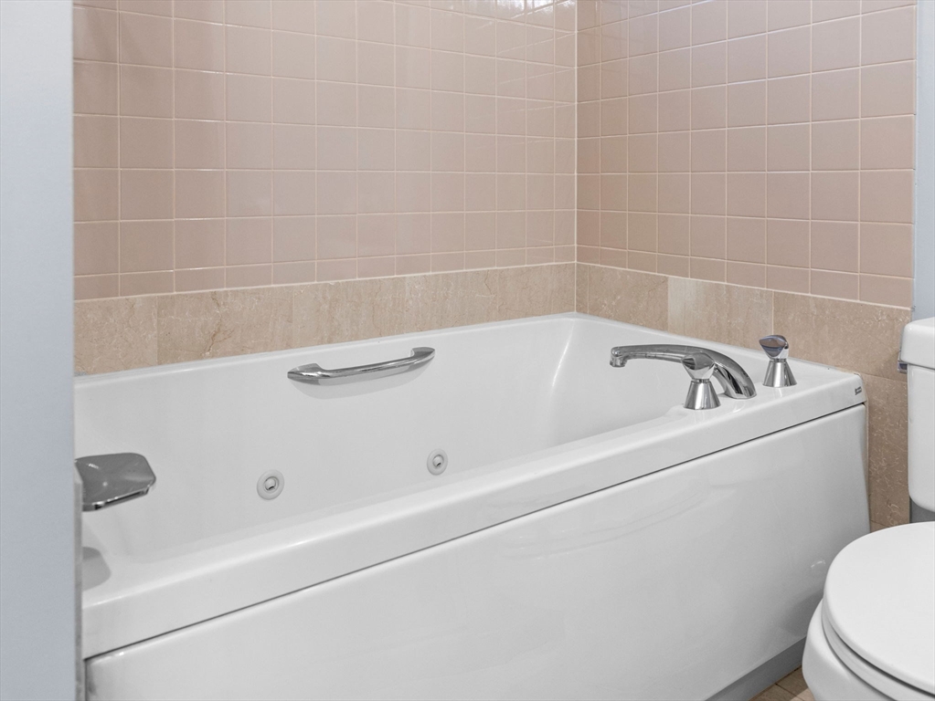 4-6 Canal Park # 210
