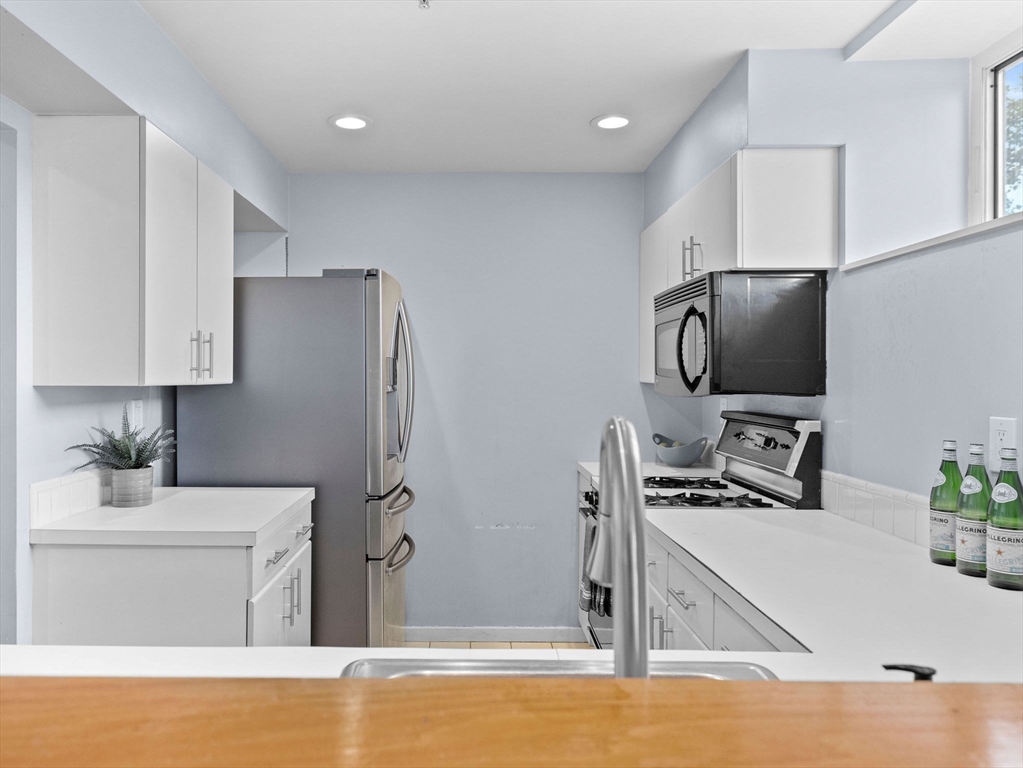 4-6 Canal Park # 210