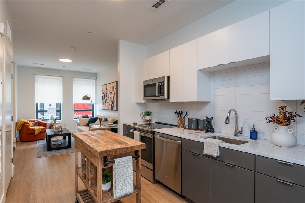 180 Central Ave # 212