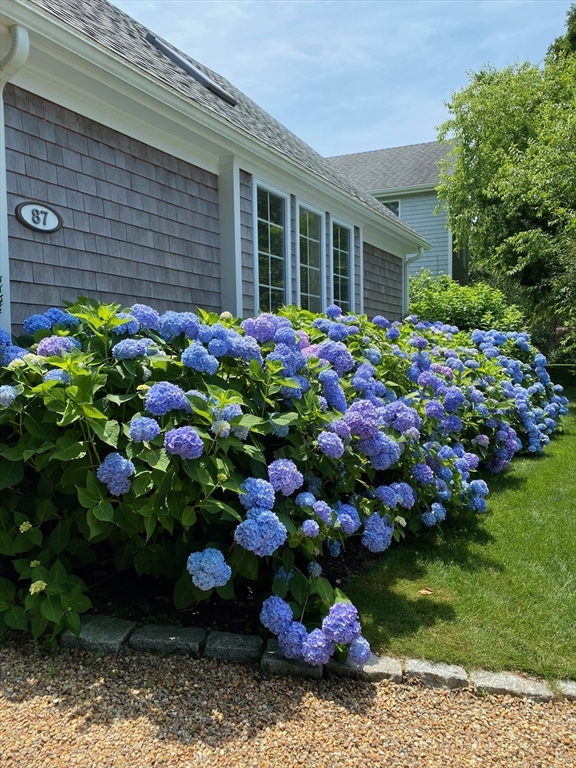 87 Schoolhouse Road