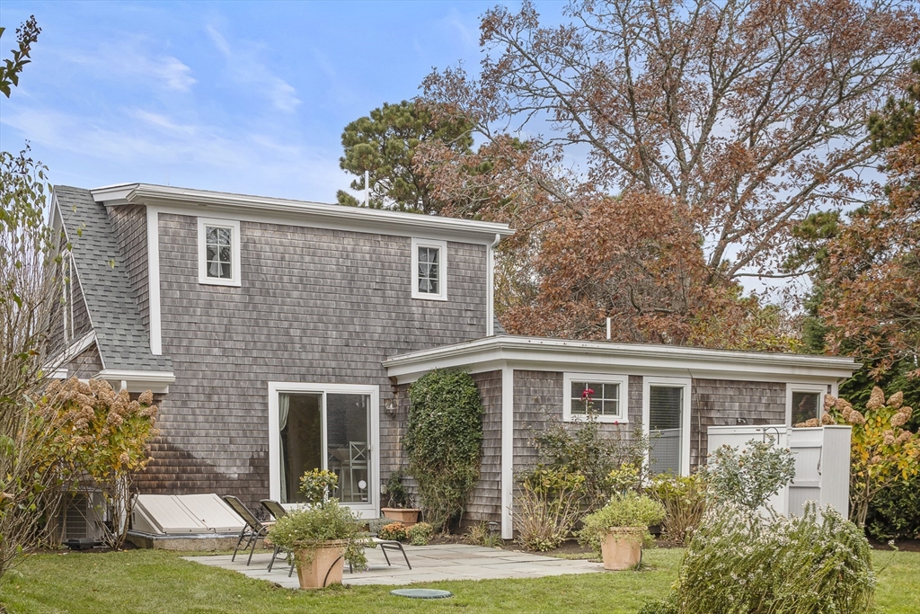 87 Schoolhouse Road