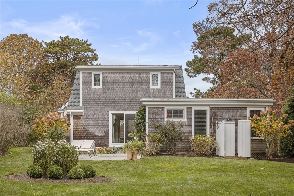 87 Schoolhouse Road