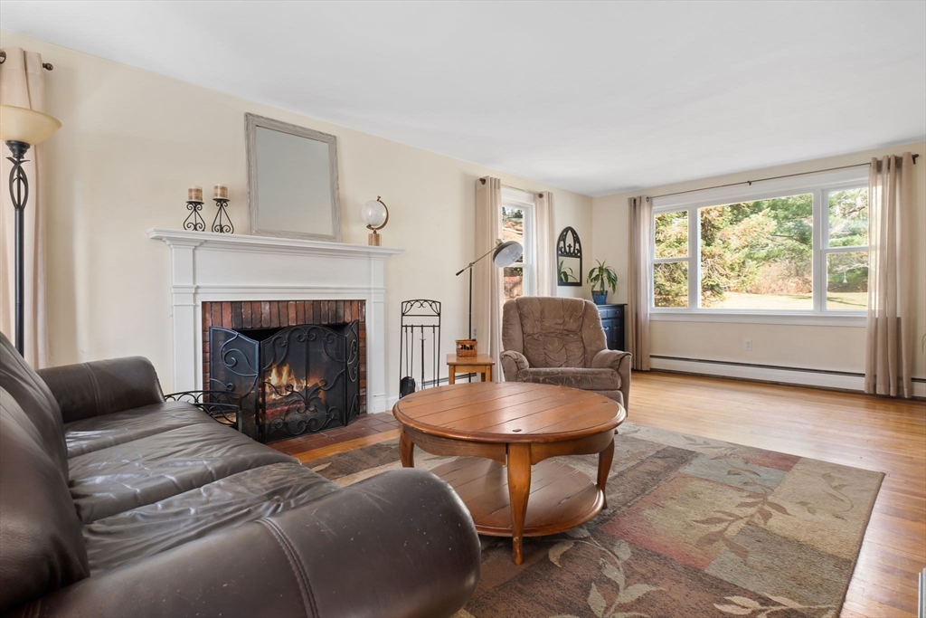 2 Silvermine Rd