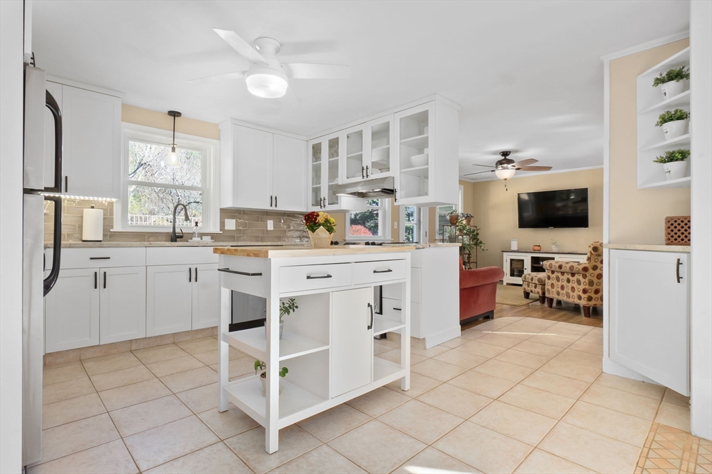 2 Silvermine Rd