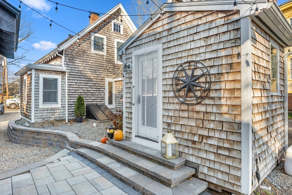 8 Andover St