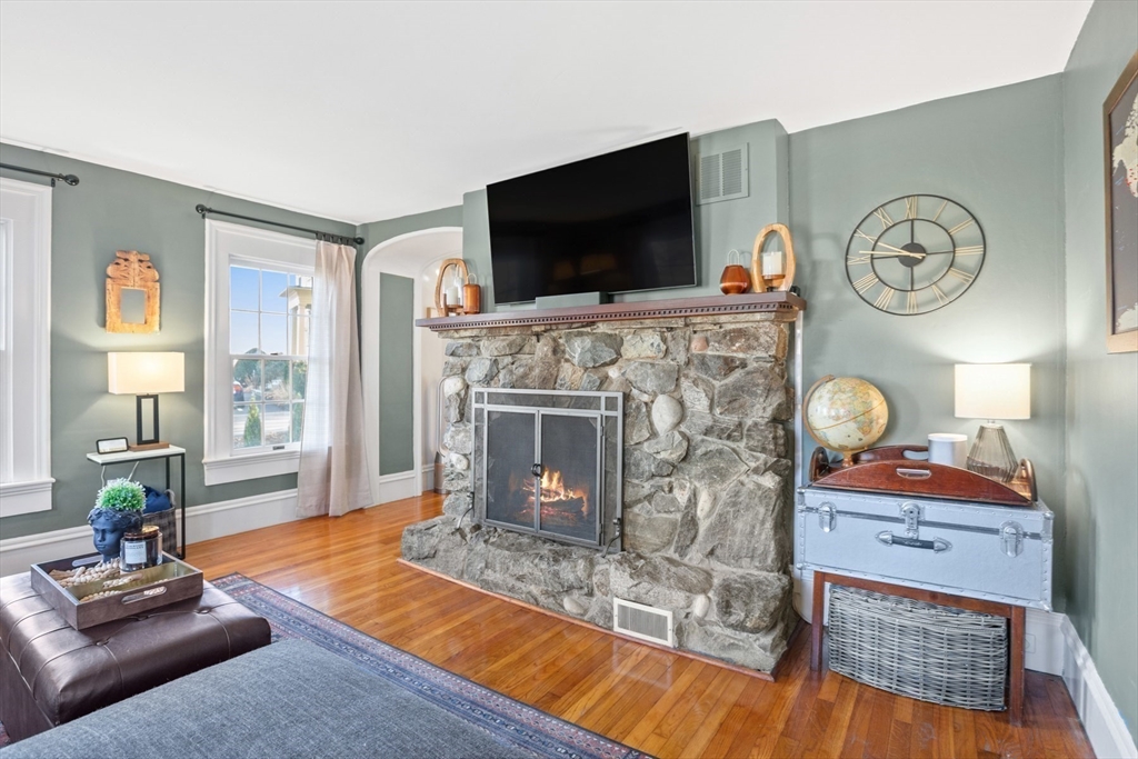 8 Andover St