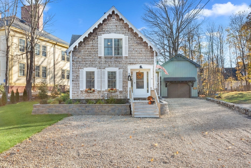 8 Andover St