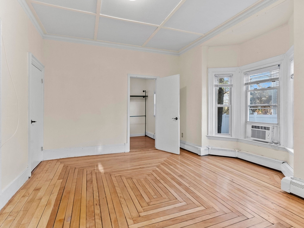 16 Newbury Street # 1
