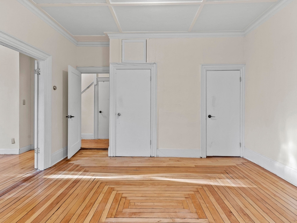 16 Newbury Street # 1