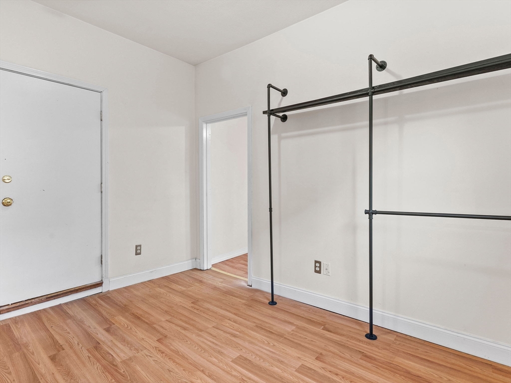 16 Newbury Street # 1