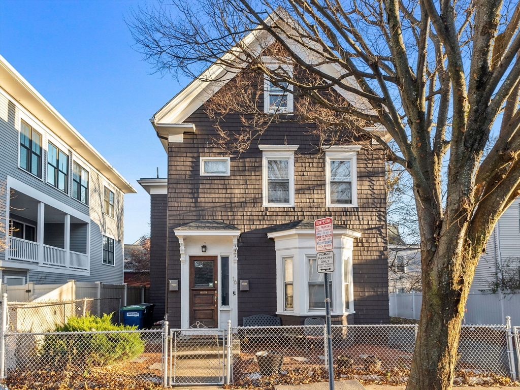 16 Newbury Street # 1