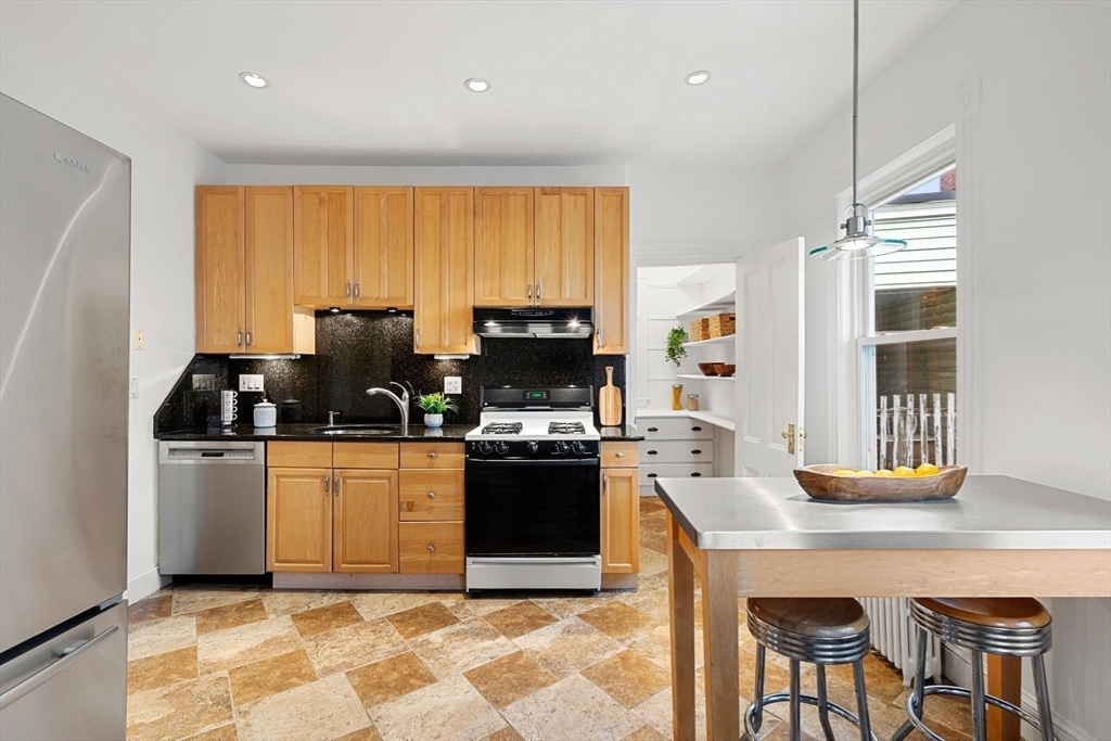 13 Buttonwood St # 3
