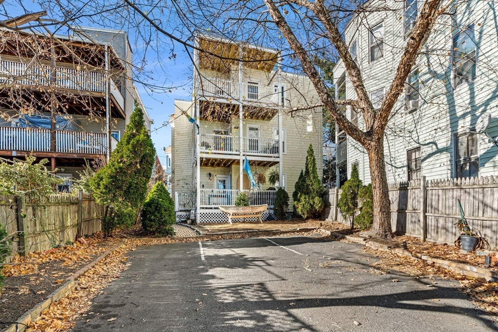 13 Buttonwood St # 3