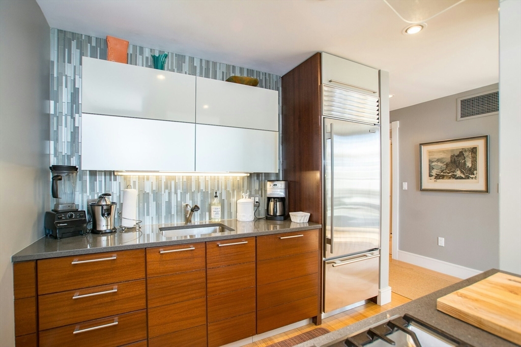 45 Province St # 1906