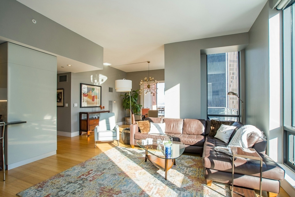 45 Province St # 1906