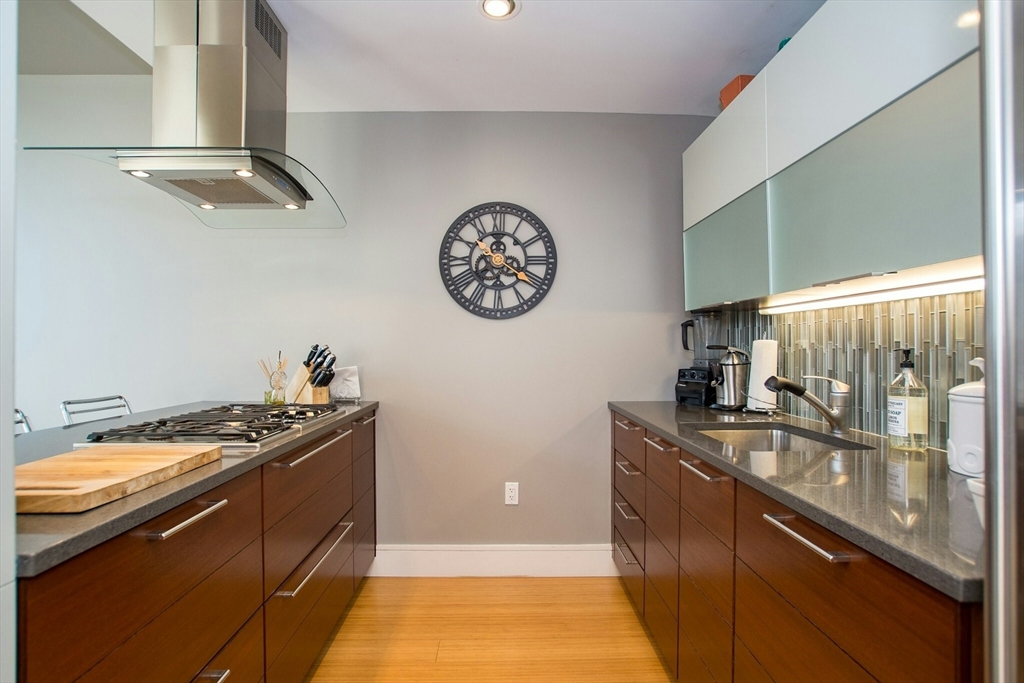 45 Province St # 1906