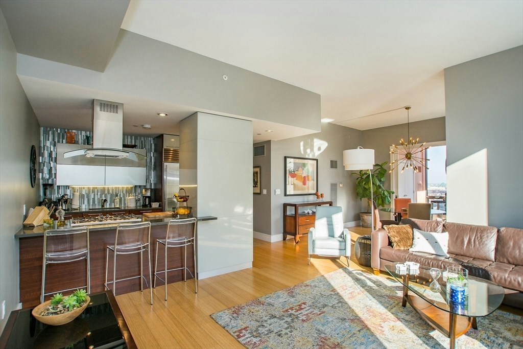 45 Province St # 1906