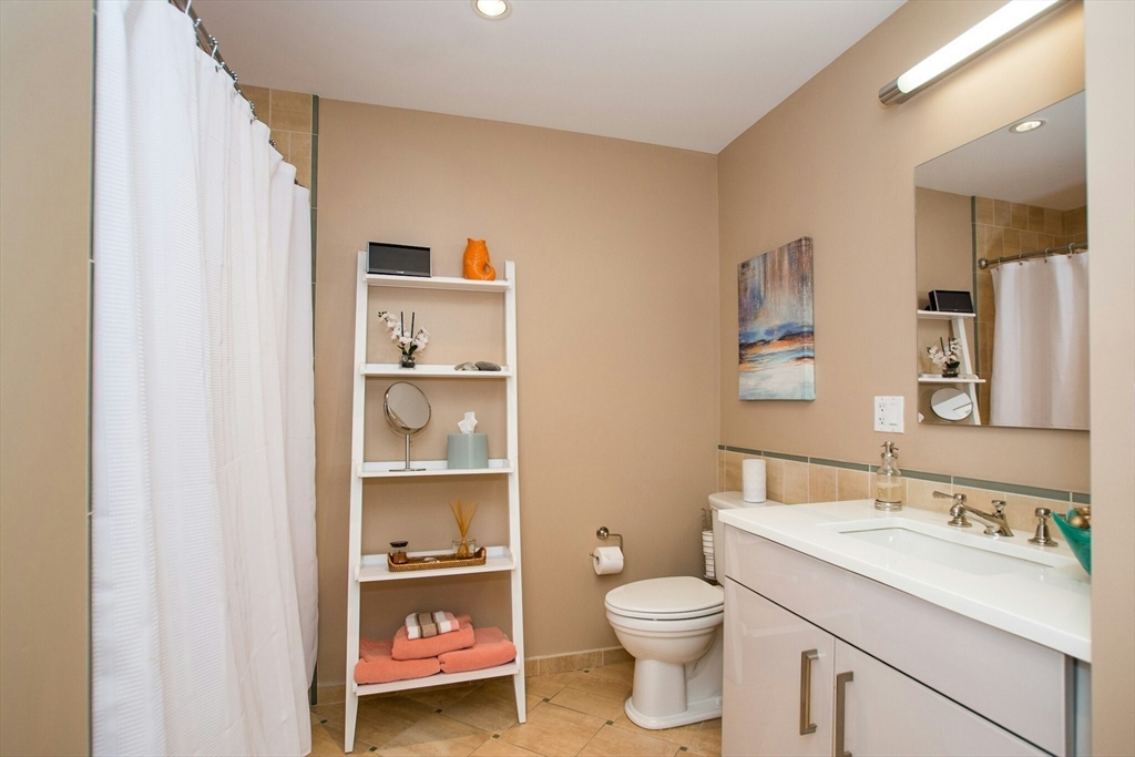 45 Province St # 1906
