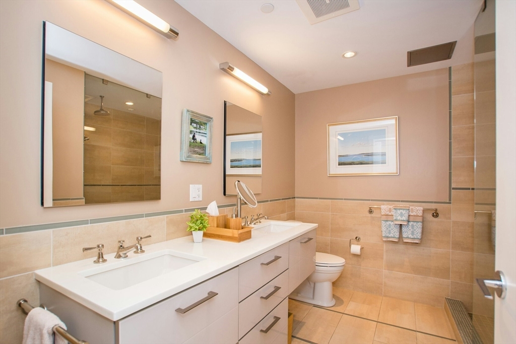45 Province St # 1906