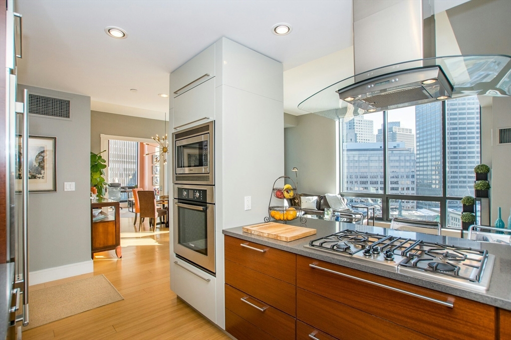 45 Province St # 1906