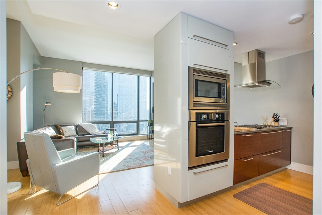 45 Province St # 1906