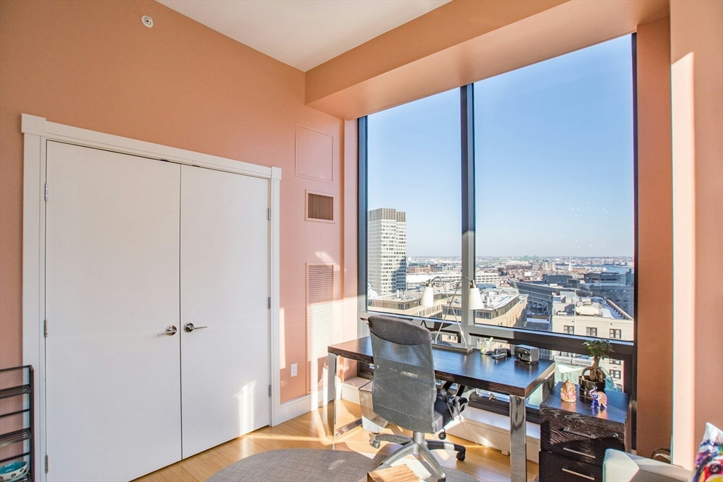 45 Province St # 1906