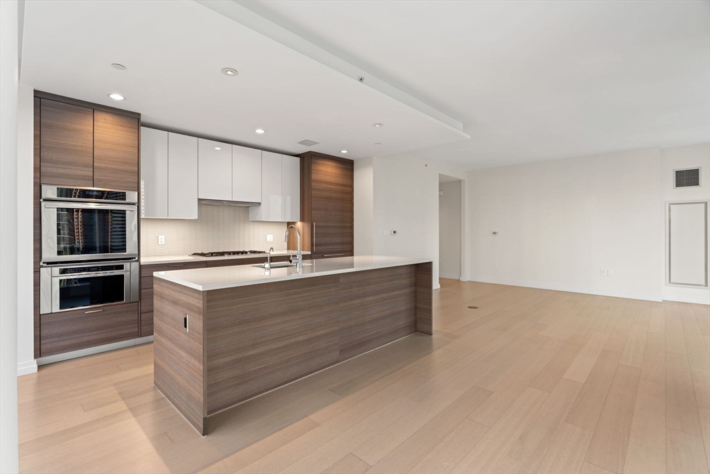 1 Franklin St # 2608