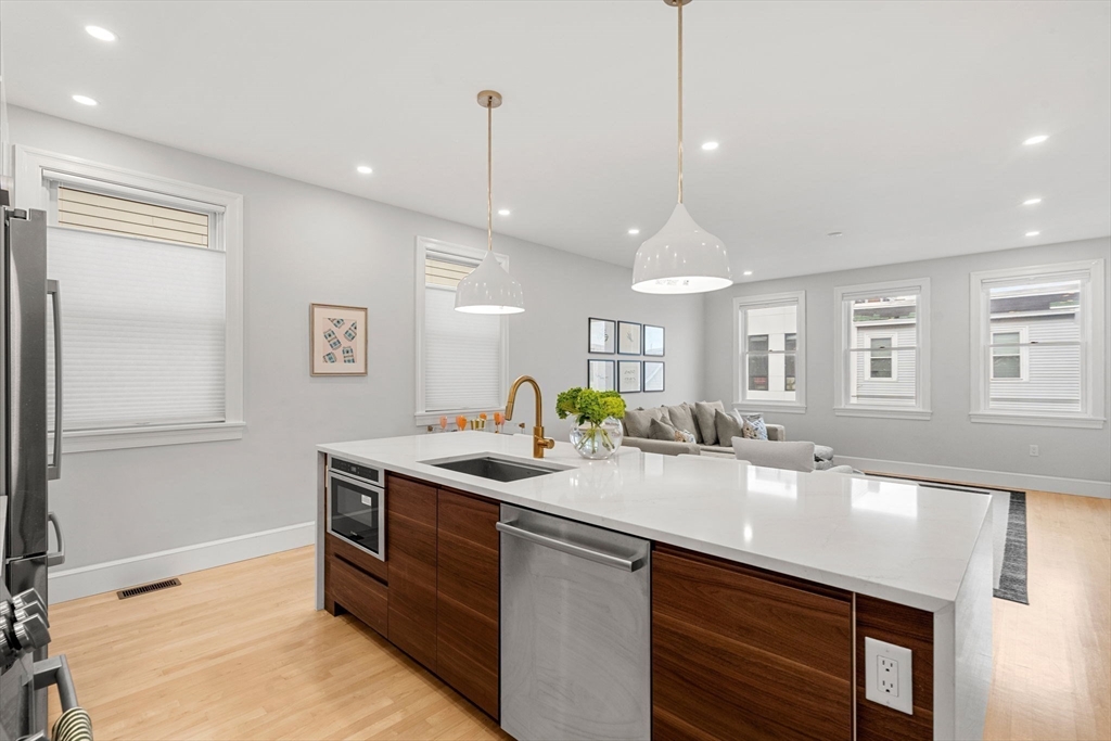 539-543 E 3rd # 302