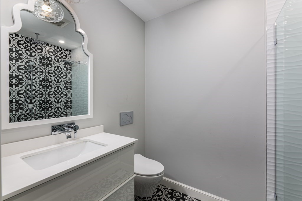 539-543 E 3rd # 302