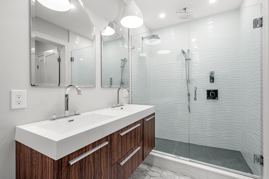 539-543 E 3rd # 302