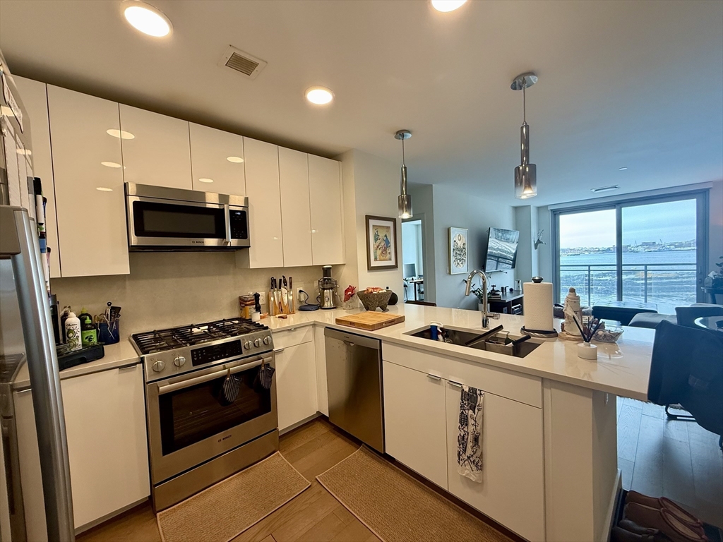 45 Lewis St # 112