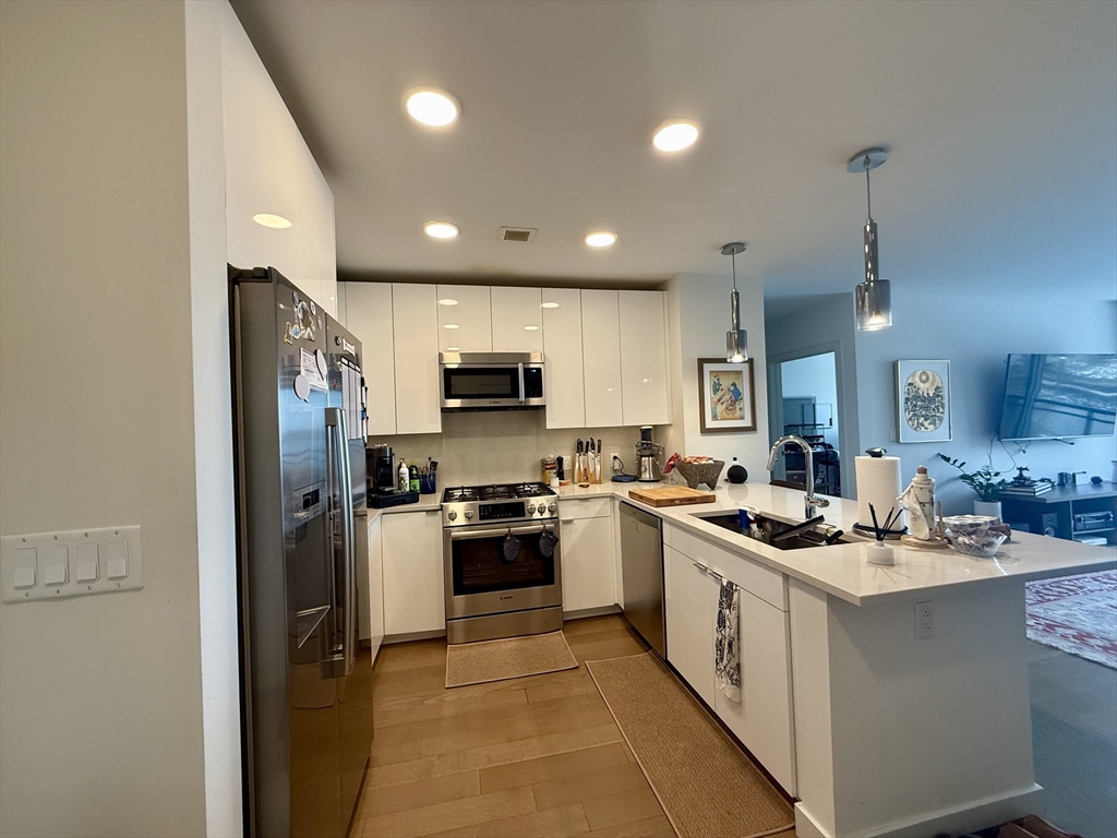 45 Lewis St # 112