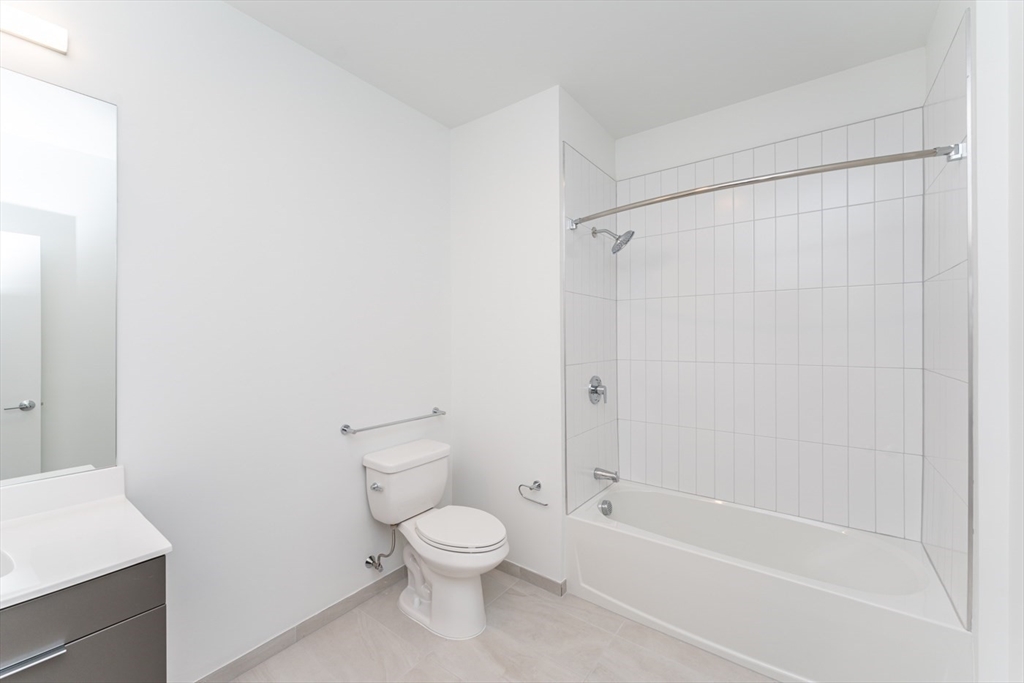 180 Central Ave # 124