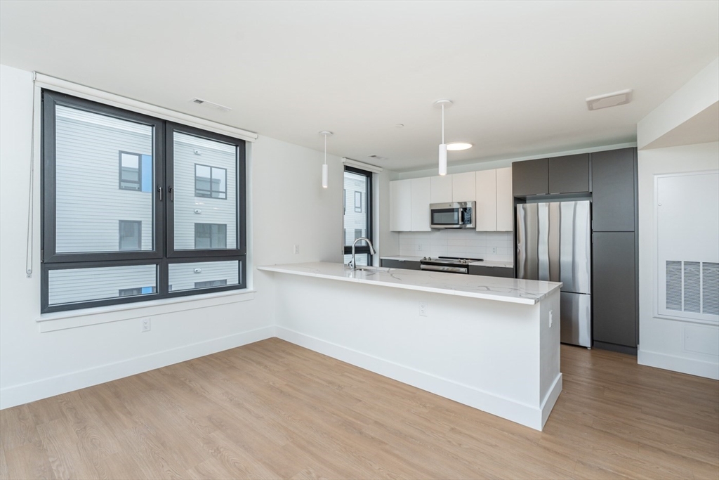 180 Central Ave # 124
