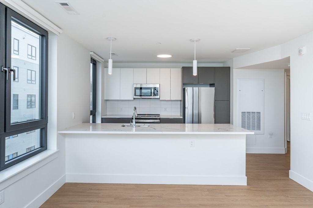 180 Central Ave # 124