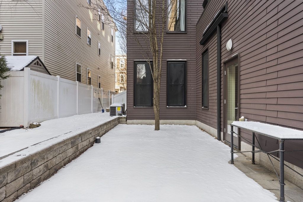 503 E 1st St # 1