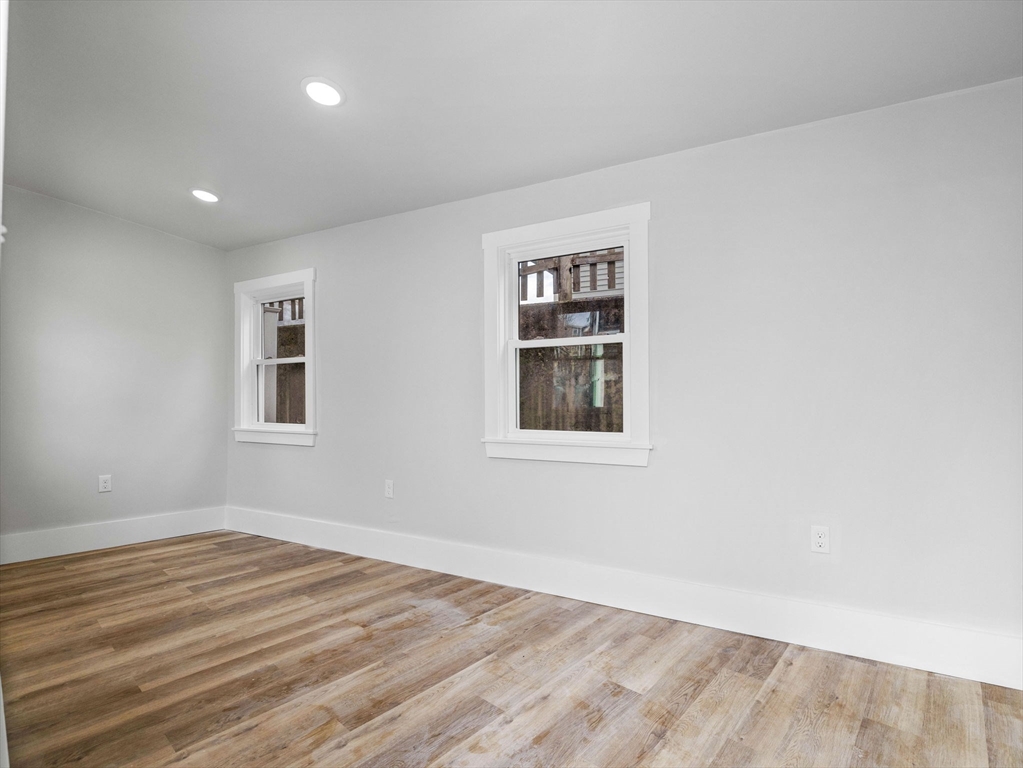 14 High Street # 14