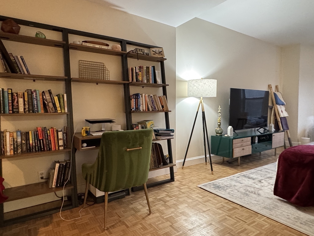 416 Commonwealth Ave # 405