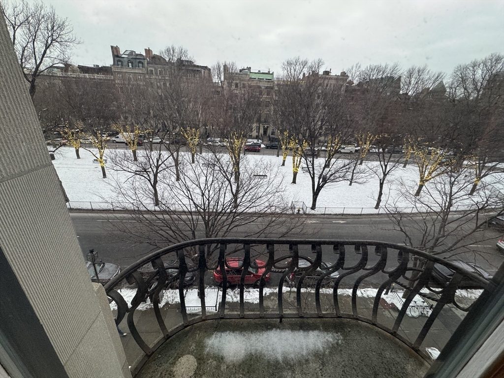 416 Commonwealth Ave # 405