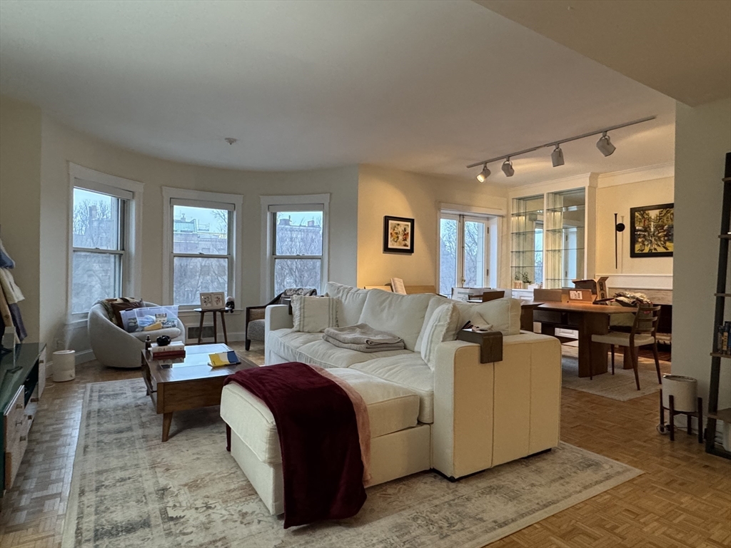416 Commonwealth Ave # 405