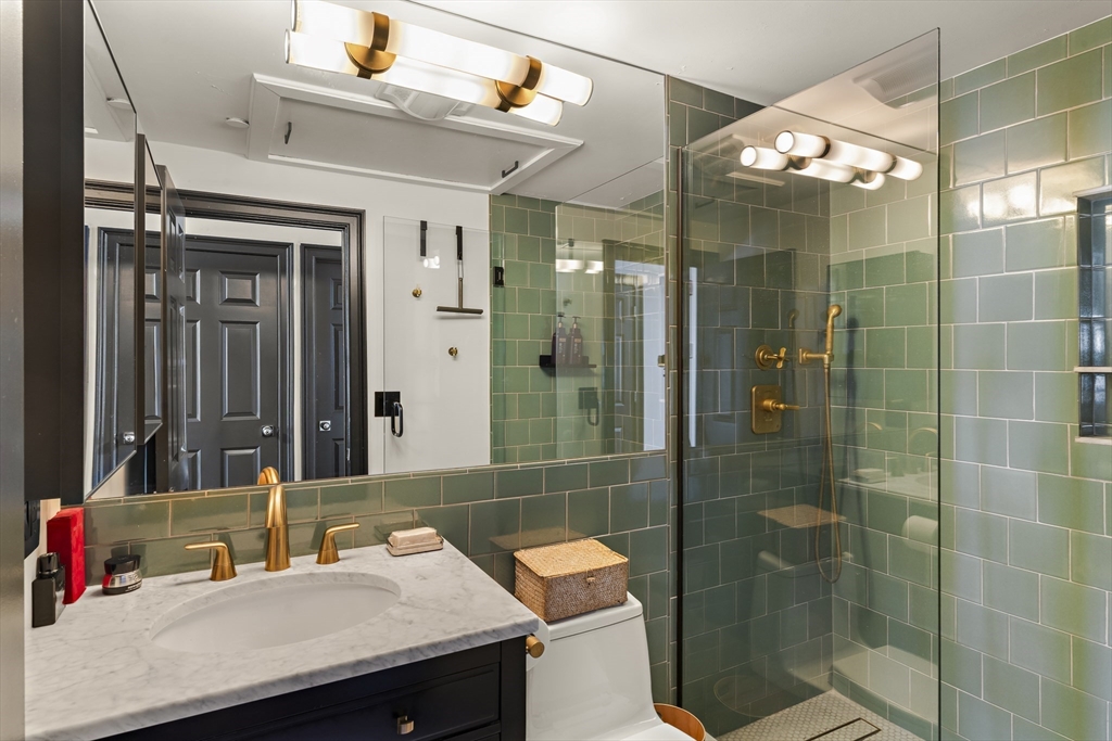 10 Marney St # 3