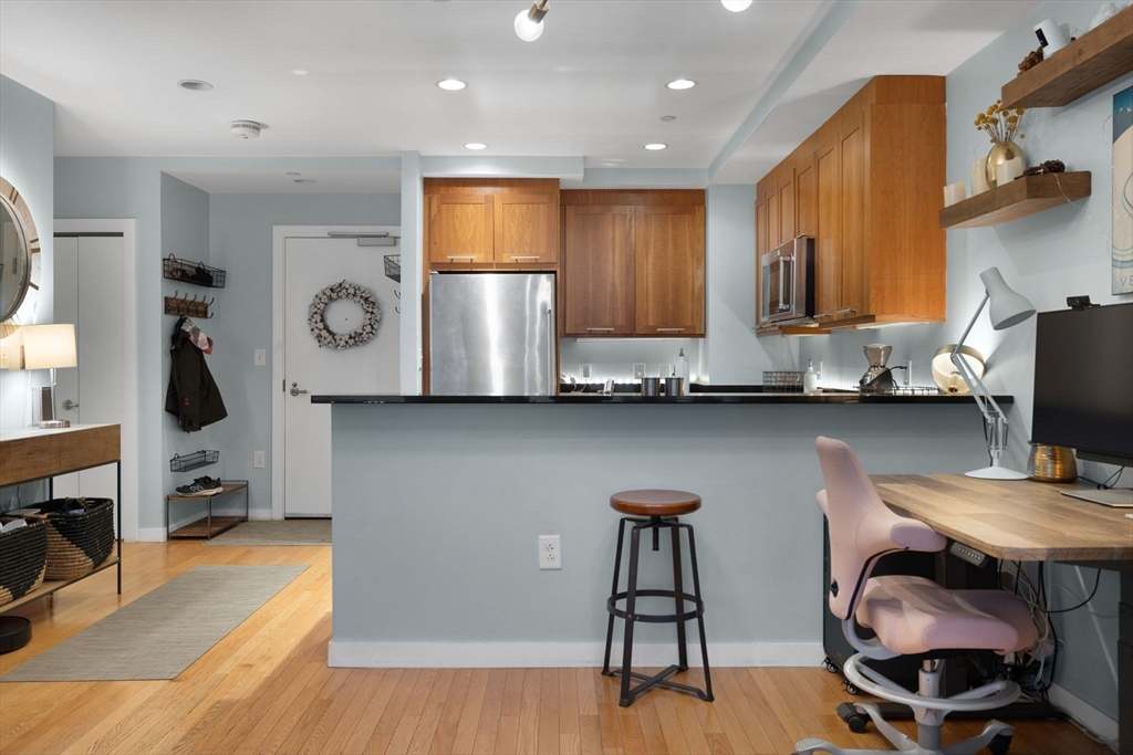 80 Broad St # 306