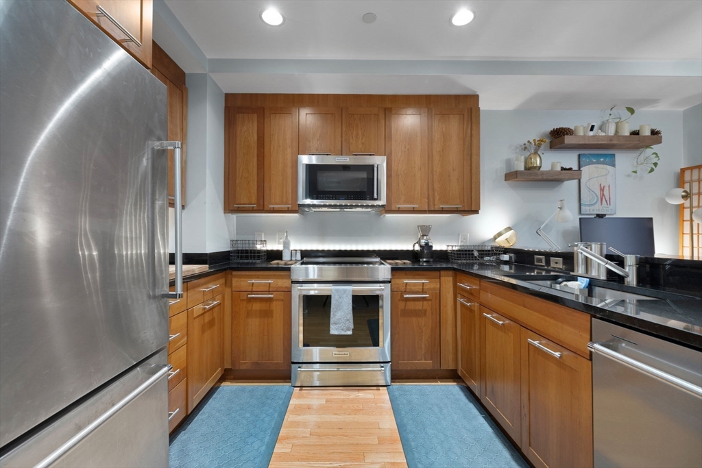 80 Broad St # 306