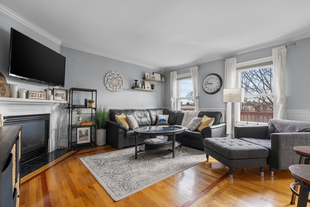 193 W 5th St # 3