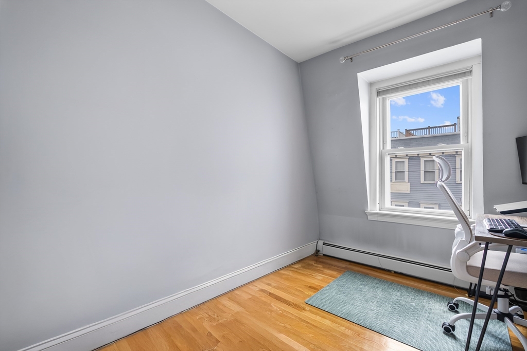 193 W 5th St # 3